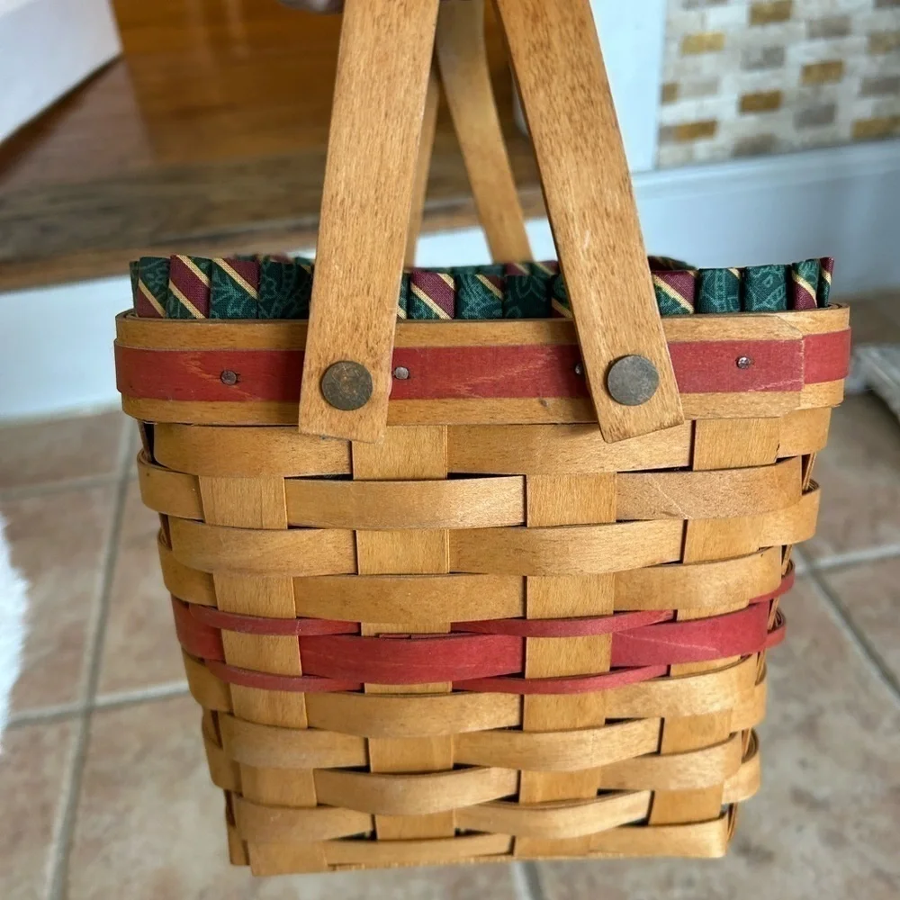 Longaberger Christmas edition 1995 red cranberry basket
